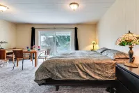 Casa Luna - Mtn Views in South San Francisco!