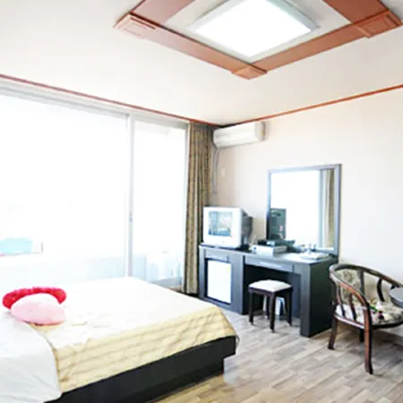 Incheon Ilmarepamtel Pension Отели рядом с достопримечательностью «Пляж Вансан»