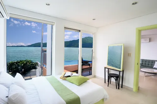 Geoje Black Pearl Marina Resort