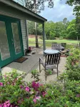 La Cabaña, a Quiet, Modern King Studio Retreat in Hot Springs Village, Arkansas