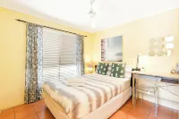 Coastal Holiday Home - Bradford 10 - Parvekkeita
