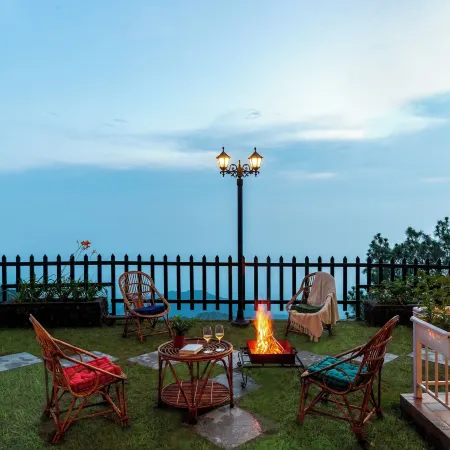 ELIVAAS 4 BHK With Garden & Bonfire - Fleur De Lis