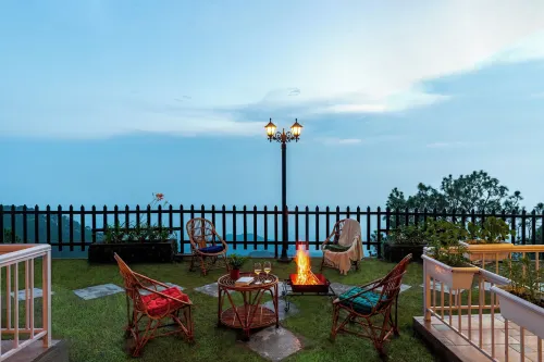 ELIVAAS 4 BHK With Garden & Bonfire - Fleur De Lis