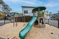 Charming New 5BR/4BA Cabin Near Dollywood. No Stee