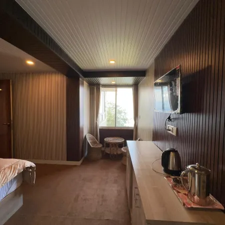 Hotel Basera