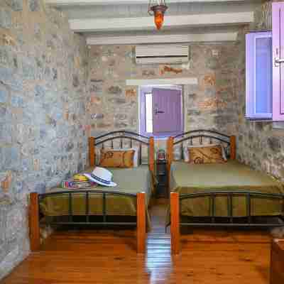 Kivotos Mani Rooms