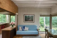 Cabin in the Forest, Cosy Couples Retreat