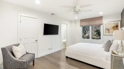 LA Hillside Retreat w/ Pool, Views, Fire Pit & Outdoor Lounging Casa Bellagio by Avantstay Hotels in Westwood