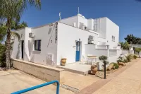 Flouressia Gardens - 2-Star
