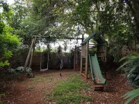 Spacious 4BR Home Pool & Balconies Krantzkloof