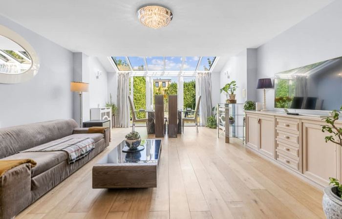 3-Bed Greenhithe Retreat Garden Near Bluewater
