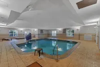 Country Inn & Suites by Radisson, Braselton, GA - Pools