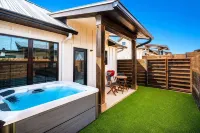 Ethel's Digs with Hot Tub