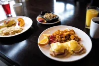 Inn at Bay Harbor - breakfast
