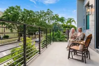 New 4Br w Pool Walk to Las Olas 5Mins to Beach - Jacuzzi