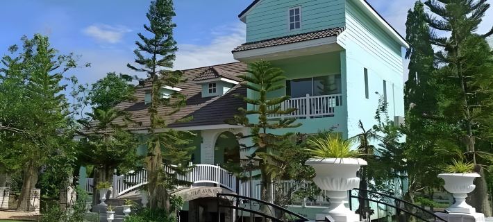 Charisma Resort Hotels in Suan Phueng
