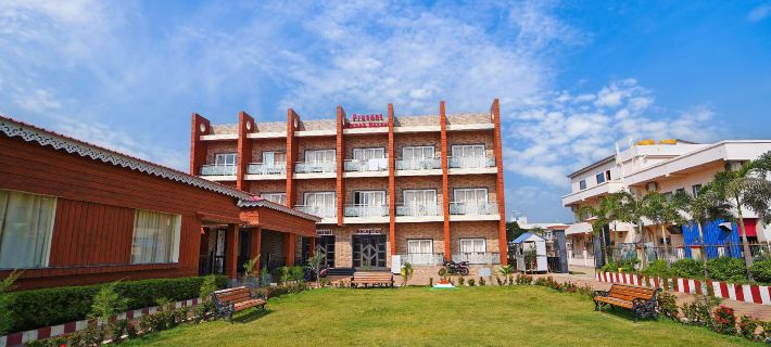 Prasant Beach Resort Hotele w: Mandarmoni