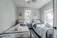 The Main Street House, in the Heart of Marble Falls - 4-Star