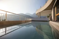 Kronplatz-Resort Hotel Kristall - Pools