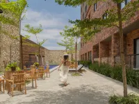 Pauli Boutique Hotel Hotels near Coco