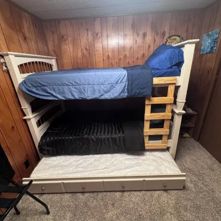 Quiet cabin in the woods w/ access to pools, river, & lakes in gated community!!