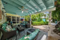 Tropical Paradise Home Steps to Beach Heated Pool Game Rm Singer Island Retreat! - Homestays