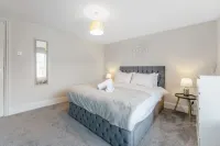 Stylish 2 Bedroom in Bishop Auckland With Parking - Homestay