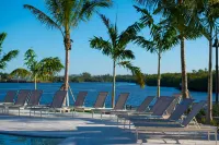 Hyatt House Naples/5th Avenue - مسبح
