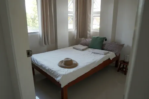 2BR Simple Budget Homestay, beach, parking, Wi-Fi - شاطئ