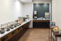 伯靈頓威利斯頓萬怡酒店 - 早餐