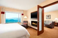 Four Points by Sheraton Kelowna Airport - วิวภูเขา