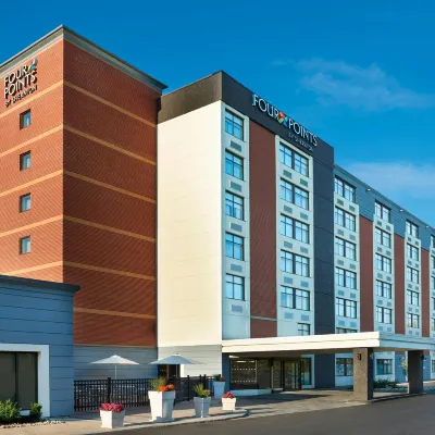 Four Points by Sheraton Hamilton - Stoney Creek Hotels near Hamilton Stadium