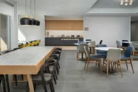 辛辛那提梅森唐普雷斯套房酒店 - 早餐