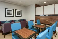 Hampton Inn Bloomington - 2-Star