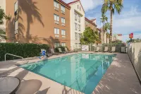 Red Roof Plus+ Phoenix West - Bathtub
