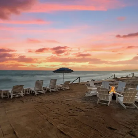 Beachfront Bliss - Steps to Sand + 5 Large BRs