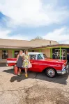 The Atomic Blue Motor-Inn - Parkplatz