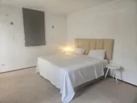 Aquasaints Guest Lodge - مسبح على السطح