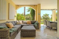Lalq13 Stunning Frontline Golf 3 Bed Apt - بوتيك