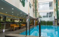 Hotel Bumi Makmur Indah - Pools
