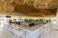Viva Miches by Wyndham, a Trademark All Inclusive Resort - bar