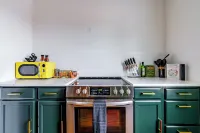 Jungle House Luxury Stays - Downtown Chillicothe - Homestays