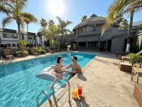 Hotel Enjoy - Motels
