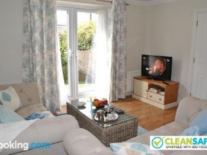 Two Bedroom Windsor Flats with Parking