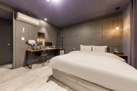 Asan Wol Отели рядом с достопримечательностью «Университет Сонмун»