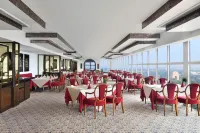 Le Meridien New Delhi Hotels in New Delhi
