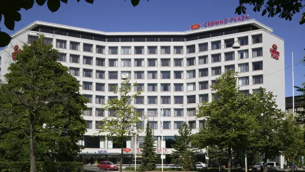 Crowne Plaza Helsinki - Hesperia Hotels near Sepahan