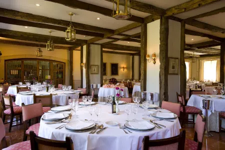 Parador de Ribadeo Отели рядом с достопримечательностью «Playa de las Catedrales»