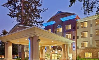 Holiday Inn Express & Suites Lacey - Olympia - Housity