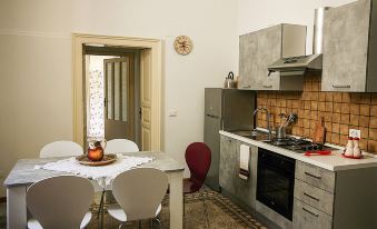 Palazzo Nicastro Guest House Red
